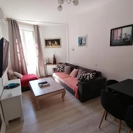 House Of Flowers Apartment *